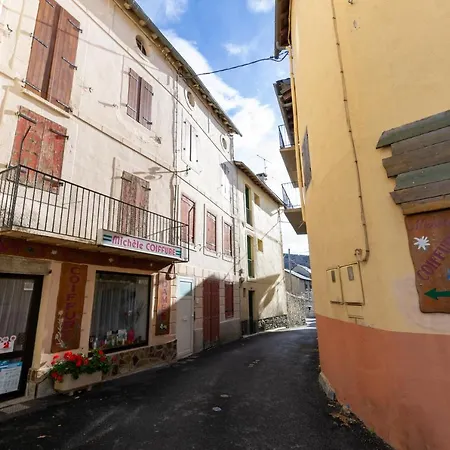 Apartament Triplex * Osséja